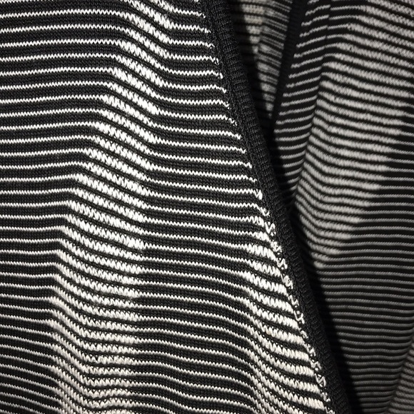 ✅R•Q•T Open Cardigan Sweater with black trim - Picture 3 of 5